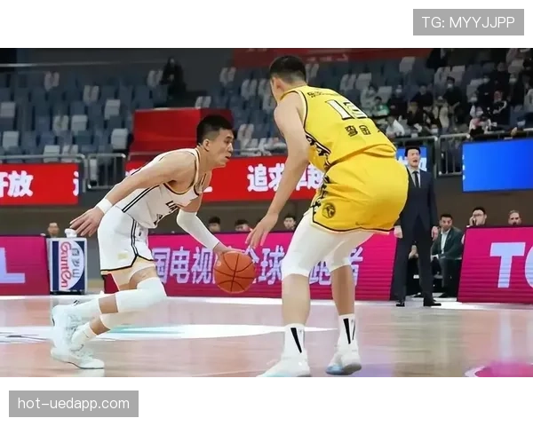 篮球规则中连续动作判定的适用场景与裁判吹罚标准解析 篮球规则中连续动作判定的适用场景与裁判吹罚标准解析